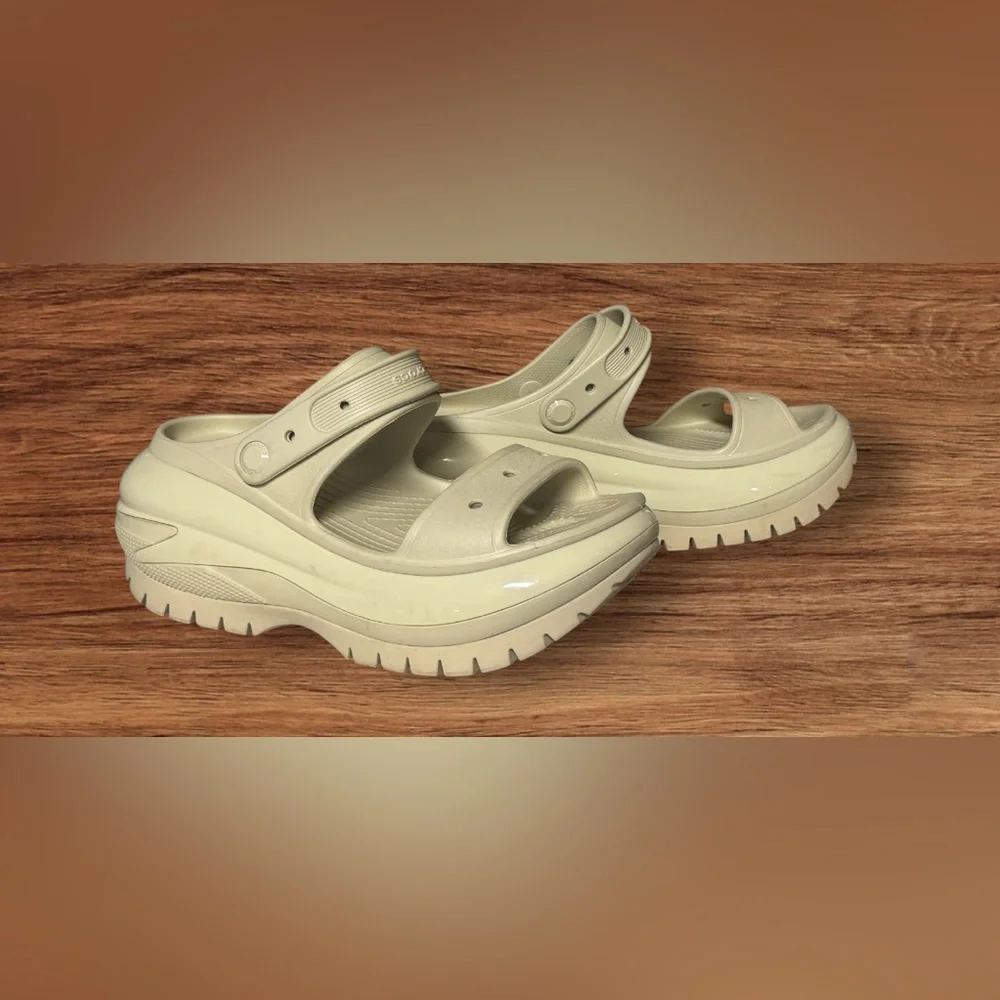CROCS Mega Crush Sandal SZ 8